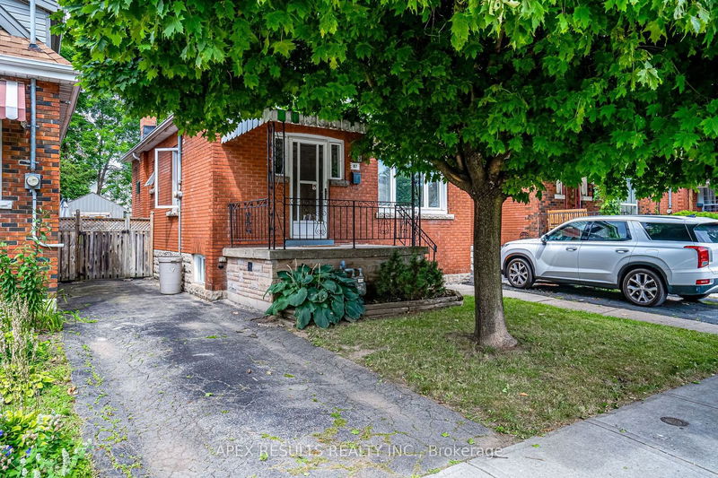 home for lease on 87 Barons Avenue N