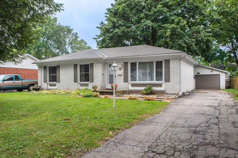 home for sale on 19 Maxwell Crescent