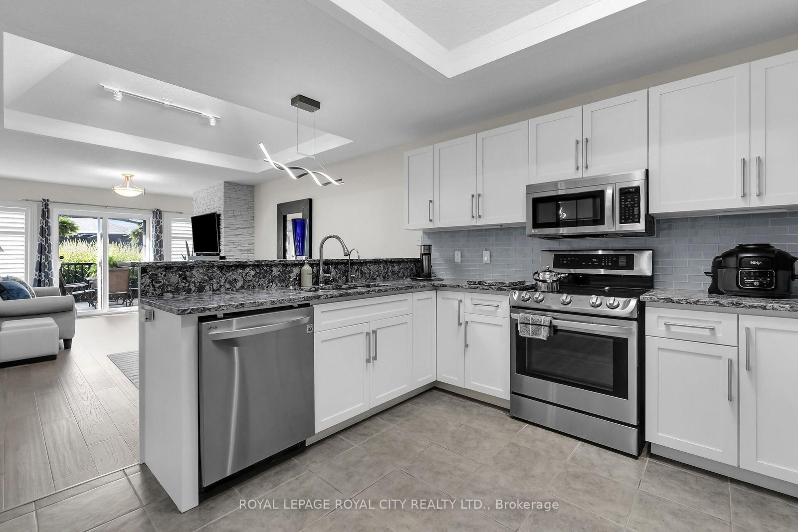Listing Image 7