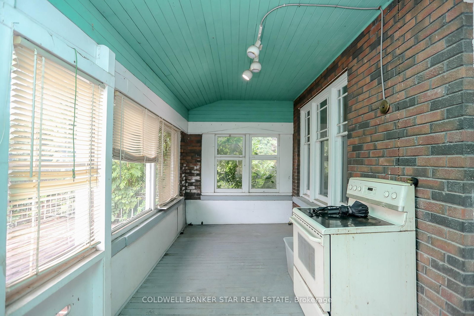 Listing Image 7