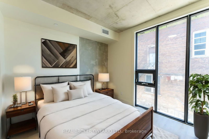 home for lease on 405-11 Robert Street
