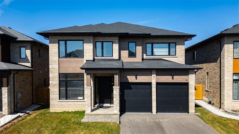 home for sale on 7 Lightfeather Place