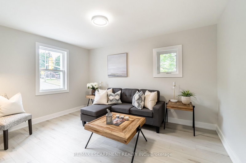 Upper - 200 Waterloo Ave, Guelph, N1H 3J5 | Image 3