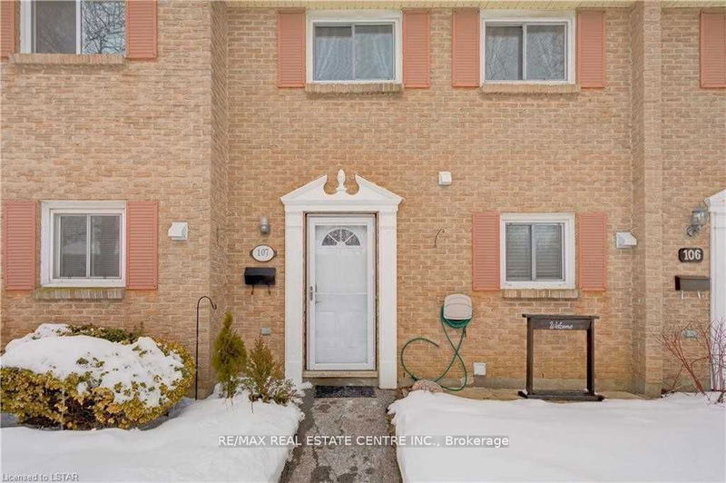 home for lease on 107-166 Southdale Road