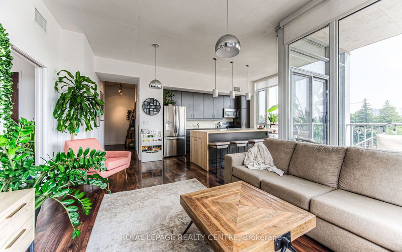 home for sale on 511-191 King Street S