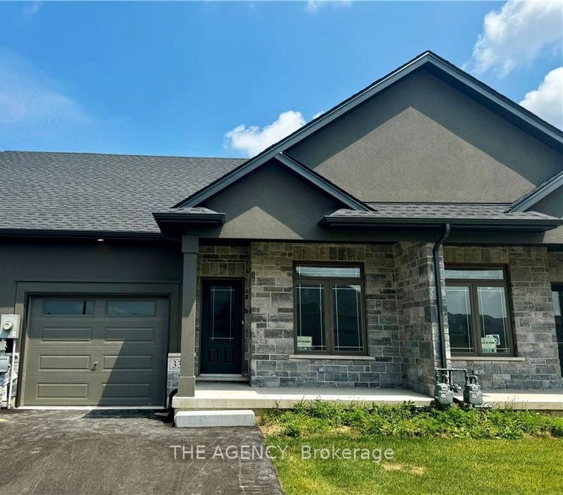 33 Austin Dr  Welland, L3C 0H9 | Image 1