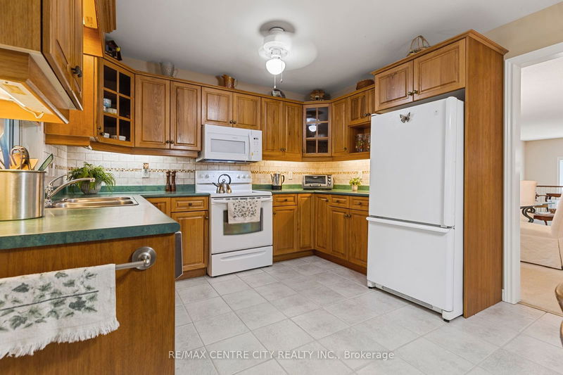 32 SYMPHONY Crt  Central Elgin, N5P 4K1 | Image 9