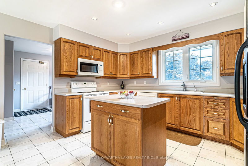 400 Fleetwood Rd  Kawartha Lakes, L0B 1K0 | Image 11