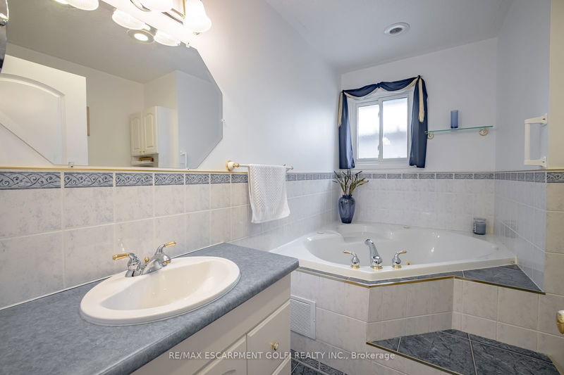 27 Warkdale Dr W St. Catharines, L2T 2V8 | Image 20