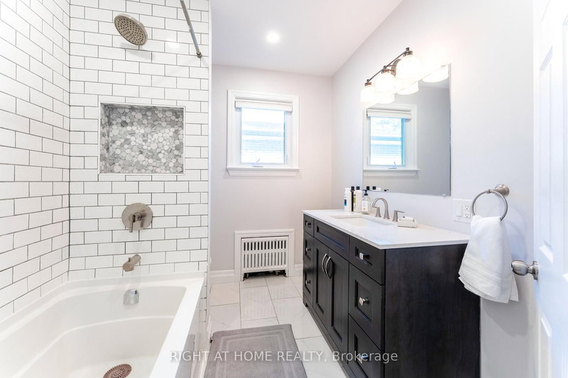 47 Marshall Ave, Welland, L3C 2N1 | Image 3