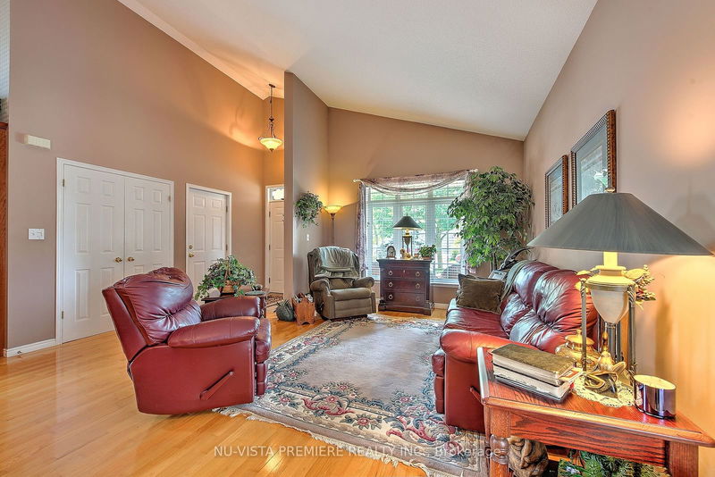 1090 Shelborne Pl  London, N5Z 5C1 | Image 9