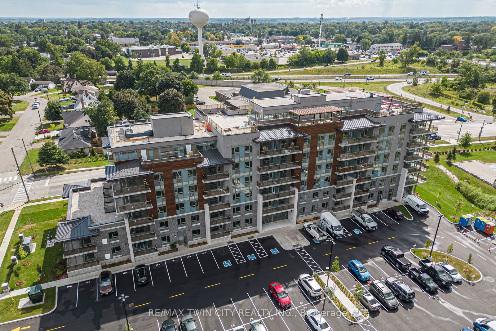 Condo sold at 110-34 Norman Street, Brantford, N3R 2Y1 - MLS: X9266294