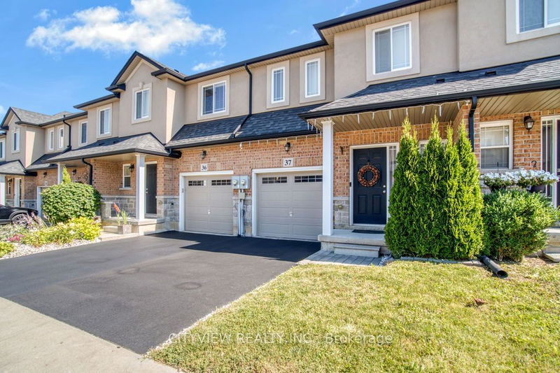 home for lease on 37-9 Hampton Brook Way