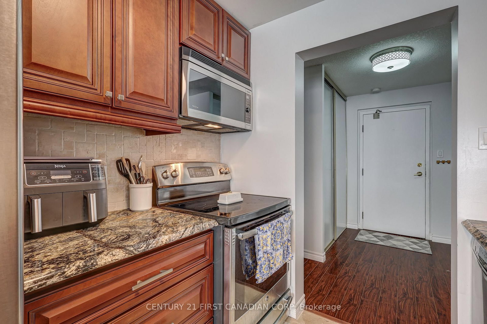 Listing Image 15