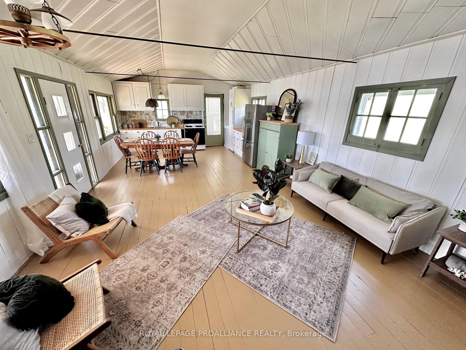 Listing Image 9