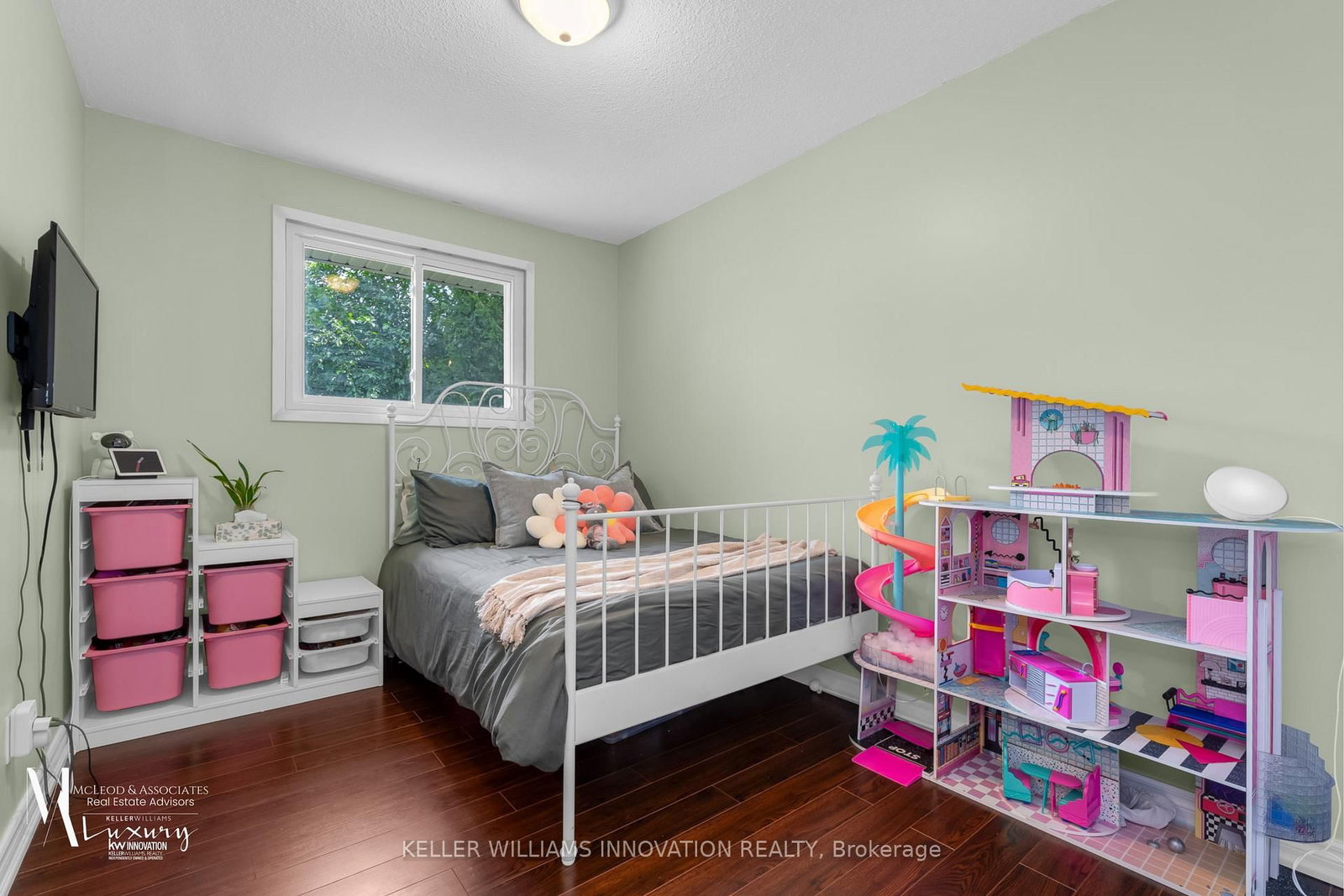 Listing Image 10