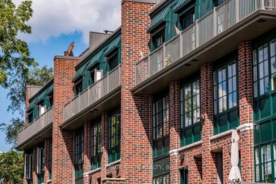 Townhouse sold at 305-12 Blanshard Street, Hamilton, Ontario, L8P 4C4 - Kirkendall - MLS: X9268562