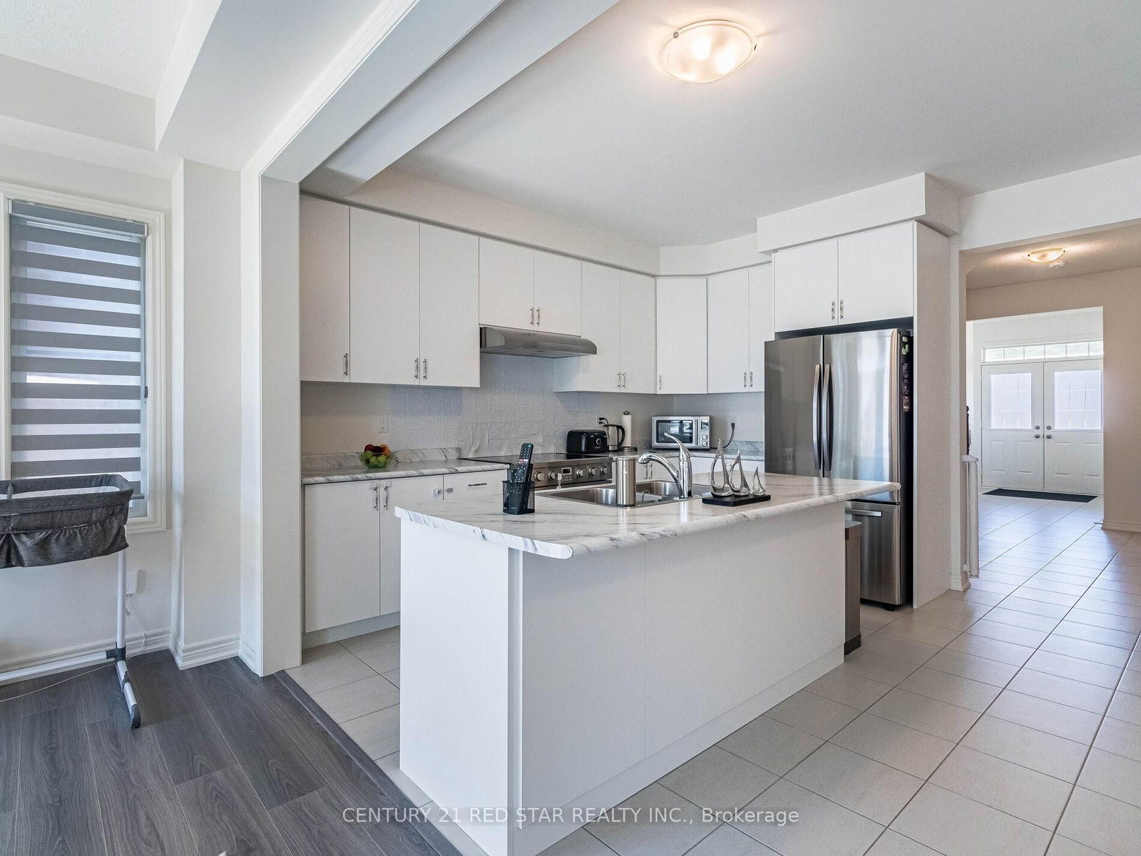 Listing Image 11