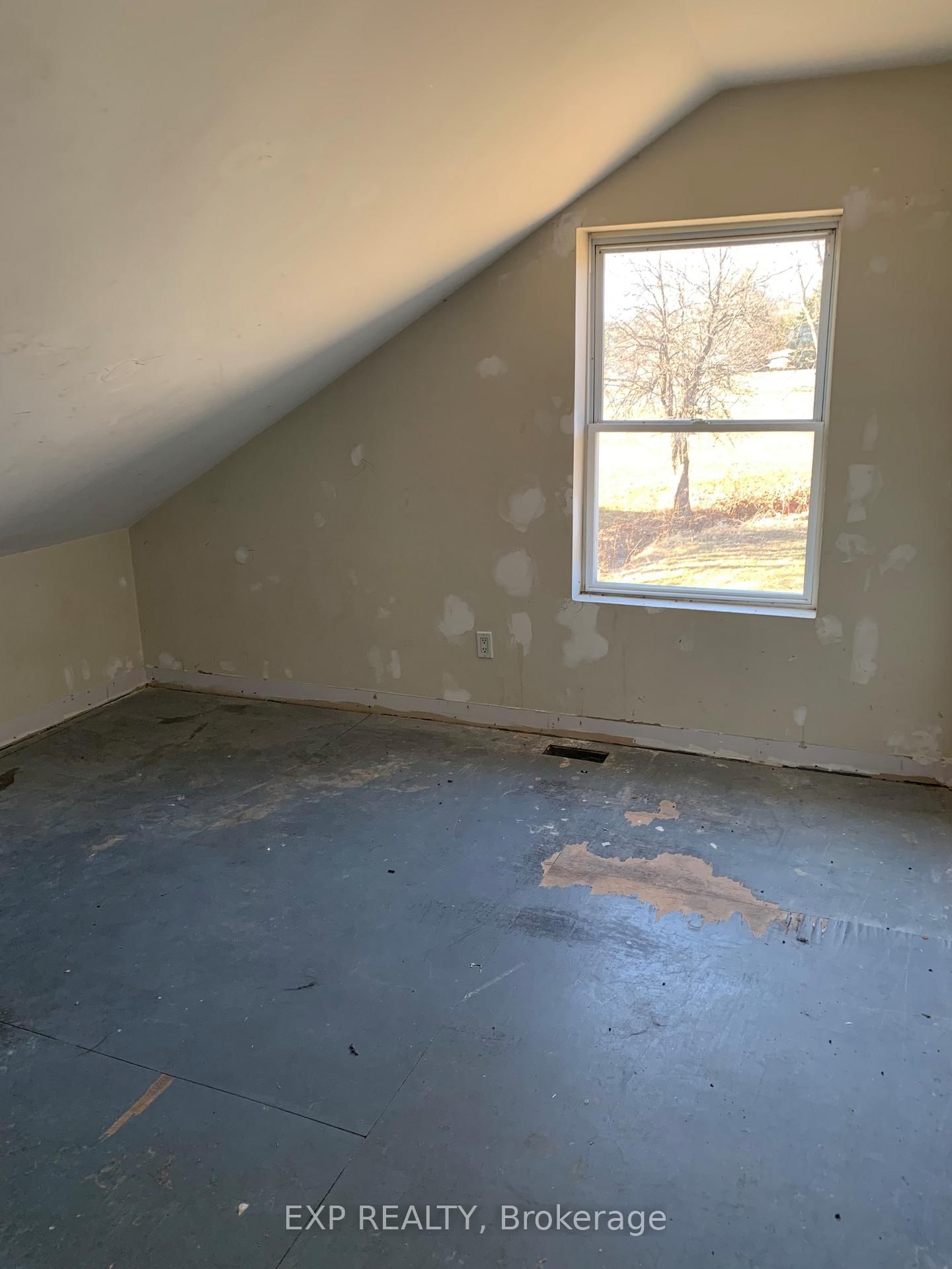 Listing Image 24