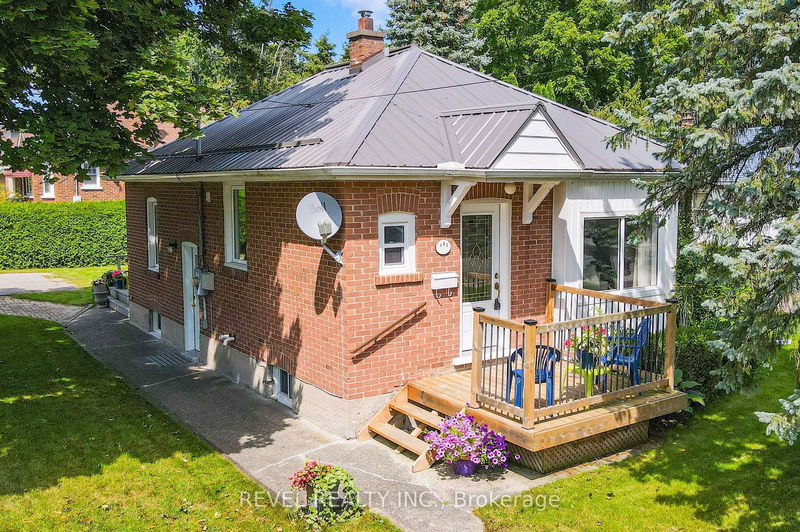 home for sale on 122 Glenelg Street W