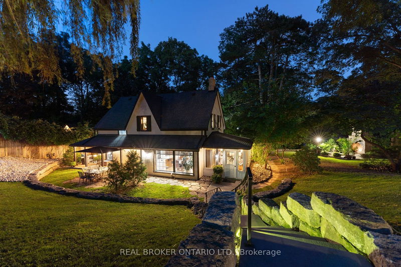home for sale on 60A Dundas Street W