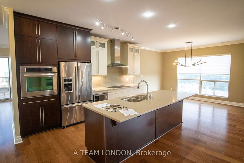 home for lease on 2602-330 Ridout Street N
