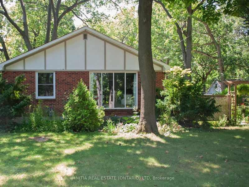 1931 Lakeshore Rd  Sarnia, N7X 1E1 | Image 1