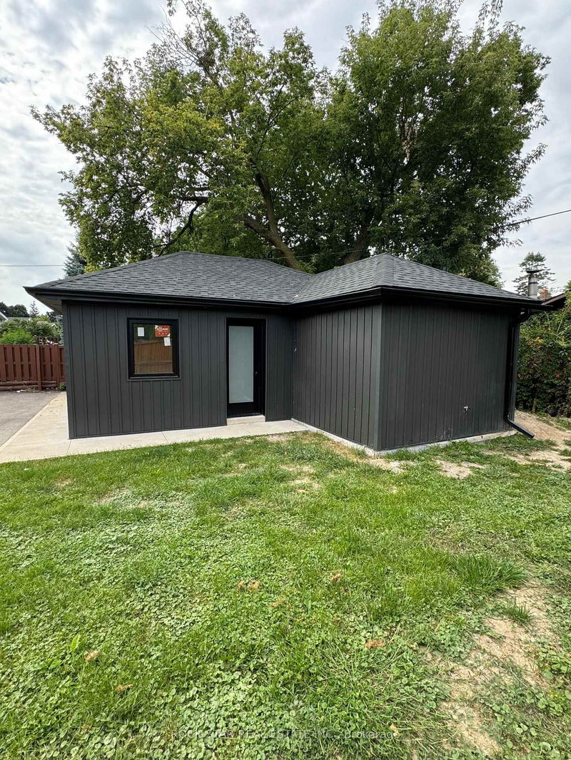 home for lease on 110R Deschene Avenue