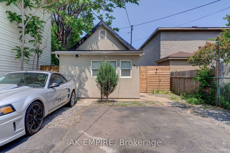 43 Whitfield Ave  Hamilton, L8L 4B5 | Image 1