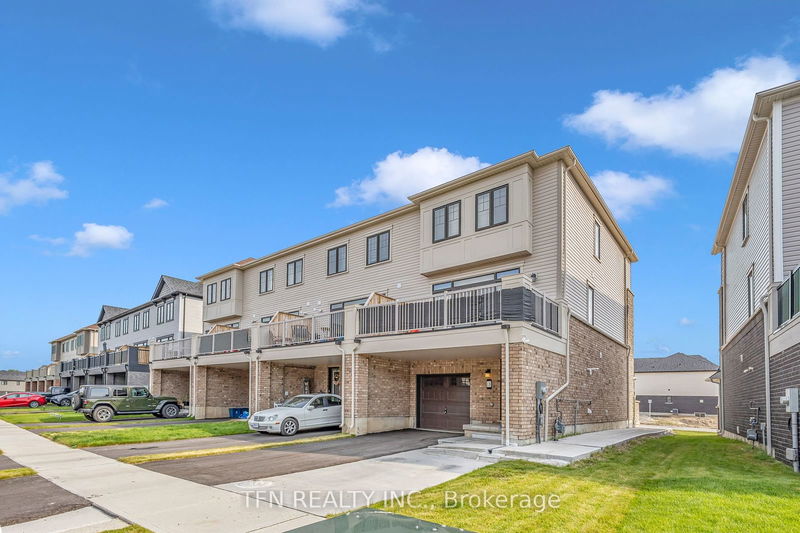 home for sale on 18 Bee Crescent