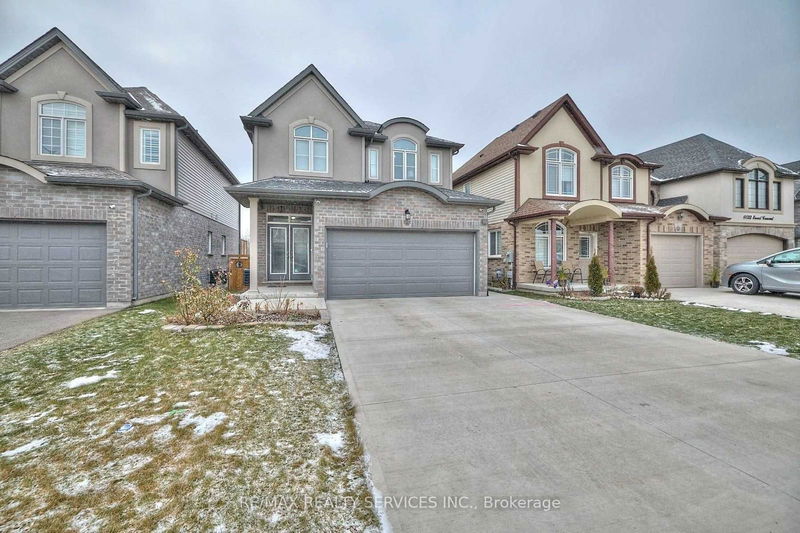 home for lease on Upper-6045 Ernest Crescent