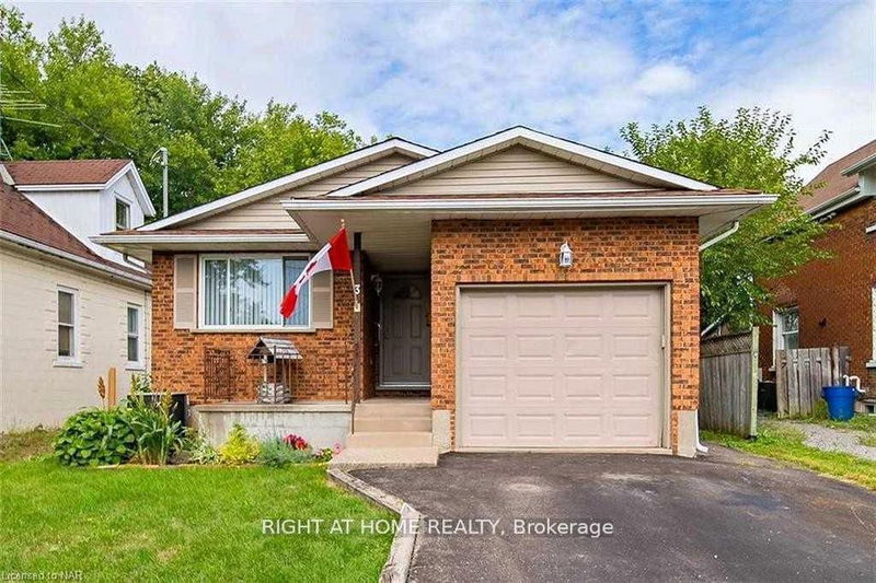 home for lease on 3 Herrick Avenue