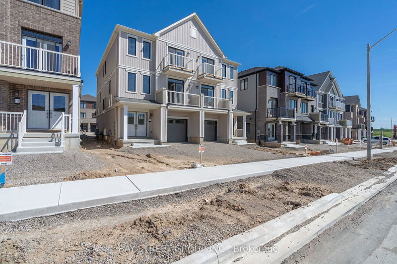 home for lease on 17 Central Market Drive