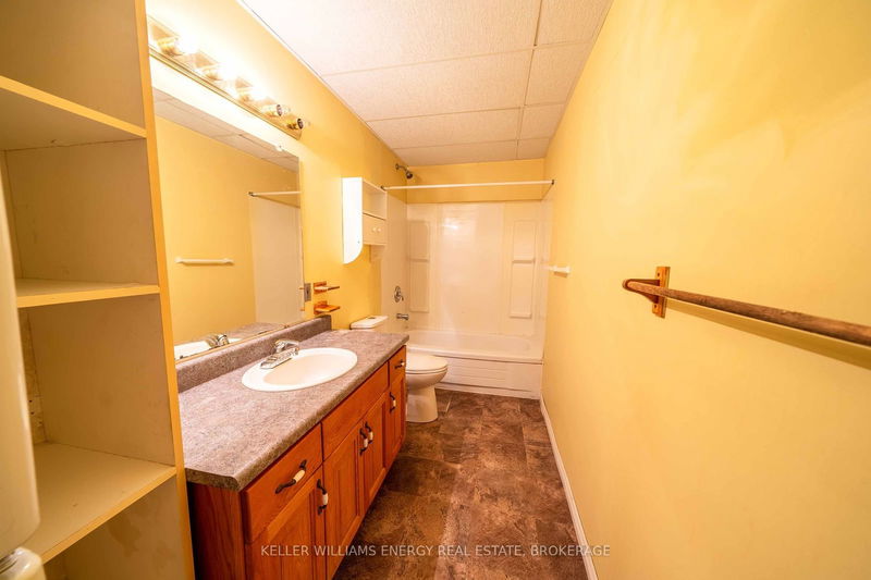 12699 Loyalist Pkwy  Prince Edward County, K0K 2T0 | Image 25