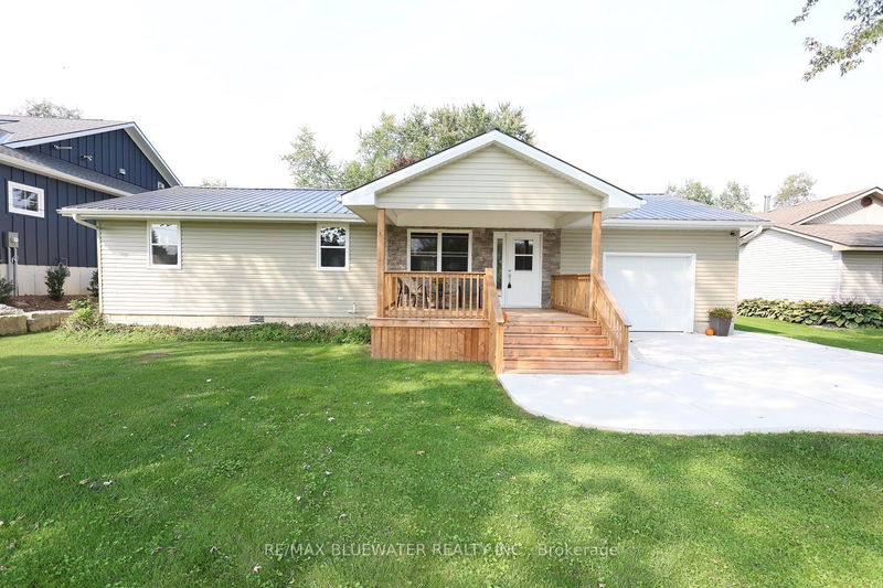 8328 BURWELL Rd  Lambton Shores, N0M 1T0 | Image 1