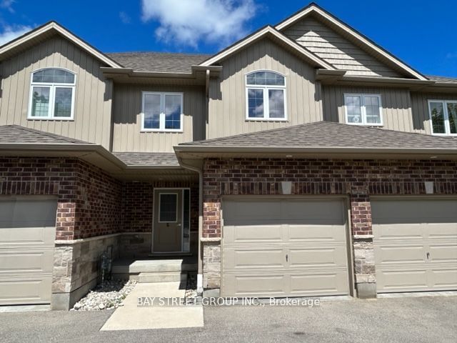 home for lease on 5-35 Shamrock Street