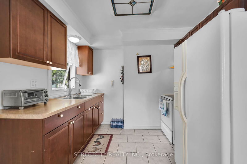 1314 Hillcrest Ave  London, N5Y 4N5 | Image 10