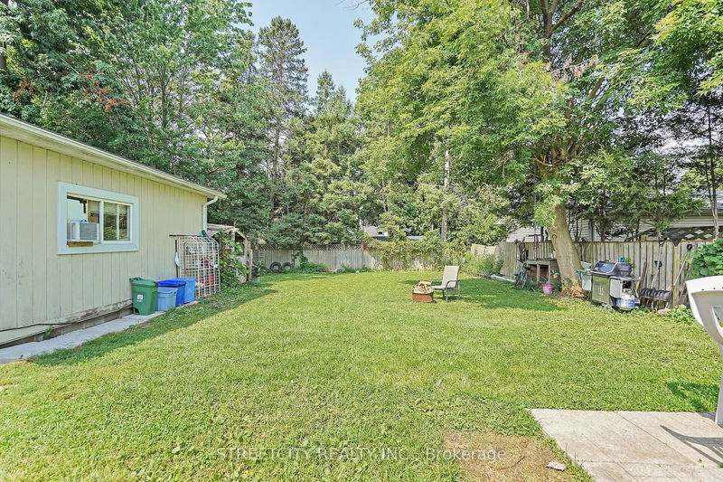 1314 Hillcrest Ave  London, N5Y 4N5 | Image 35