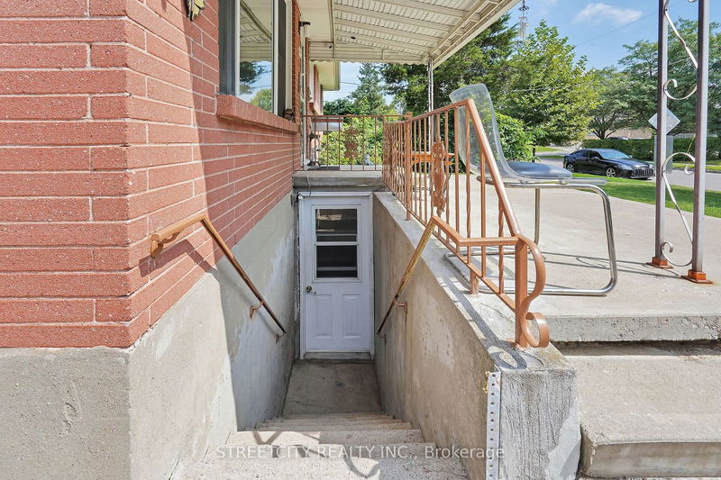 1314 Hillcrest Ave  London, N5Y 4N5 | Image 5