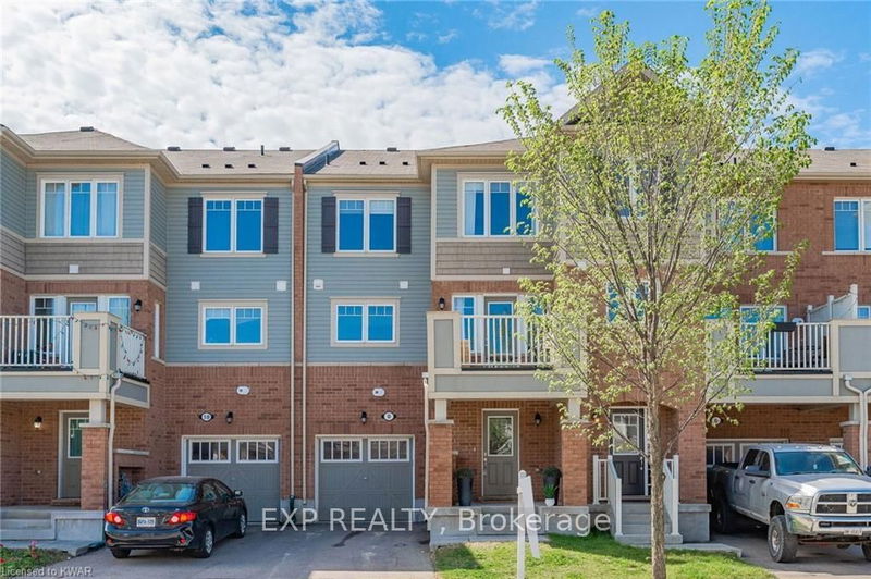 home for lease on 8 Stratus Street