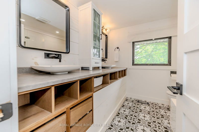 1735 Queenston Rd  Cambridge, N3H 3M3 | Image 21