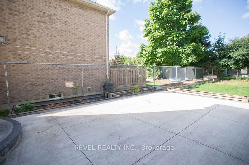 114 Thomas Ave  Brantford, N3S 7V4 | Image 36