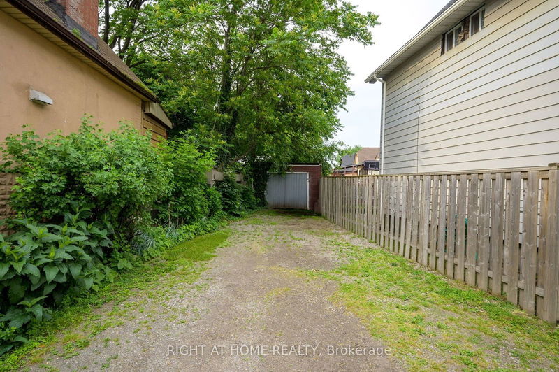 372 Beach Rd  Hamilton, L8H 3K5 | Image 38