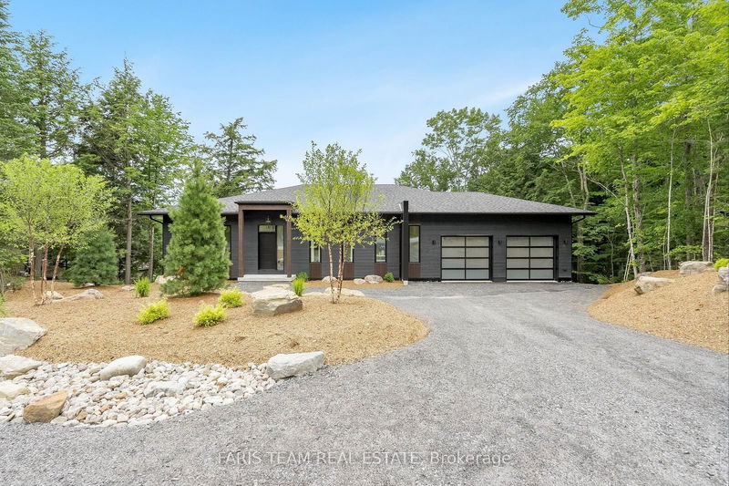 25 Deerhurst Highlands Dr  Huntsville, P1H 1B1 | Image 1