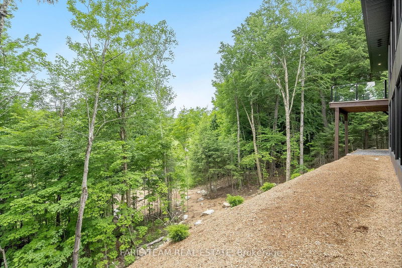 25 Deerhurst Highlands Dr  Huntsville, P1H 1B1 | Image 25