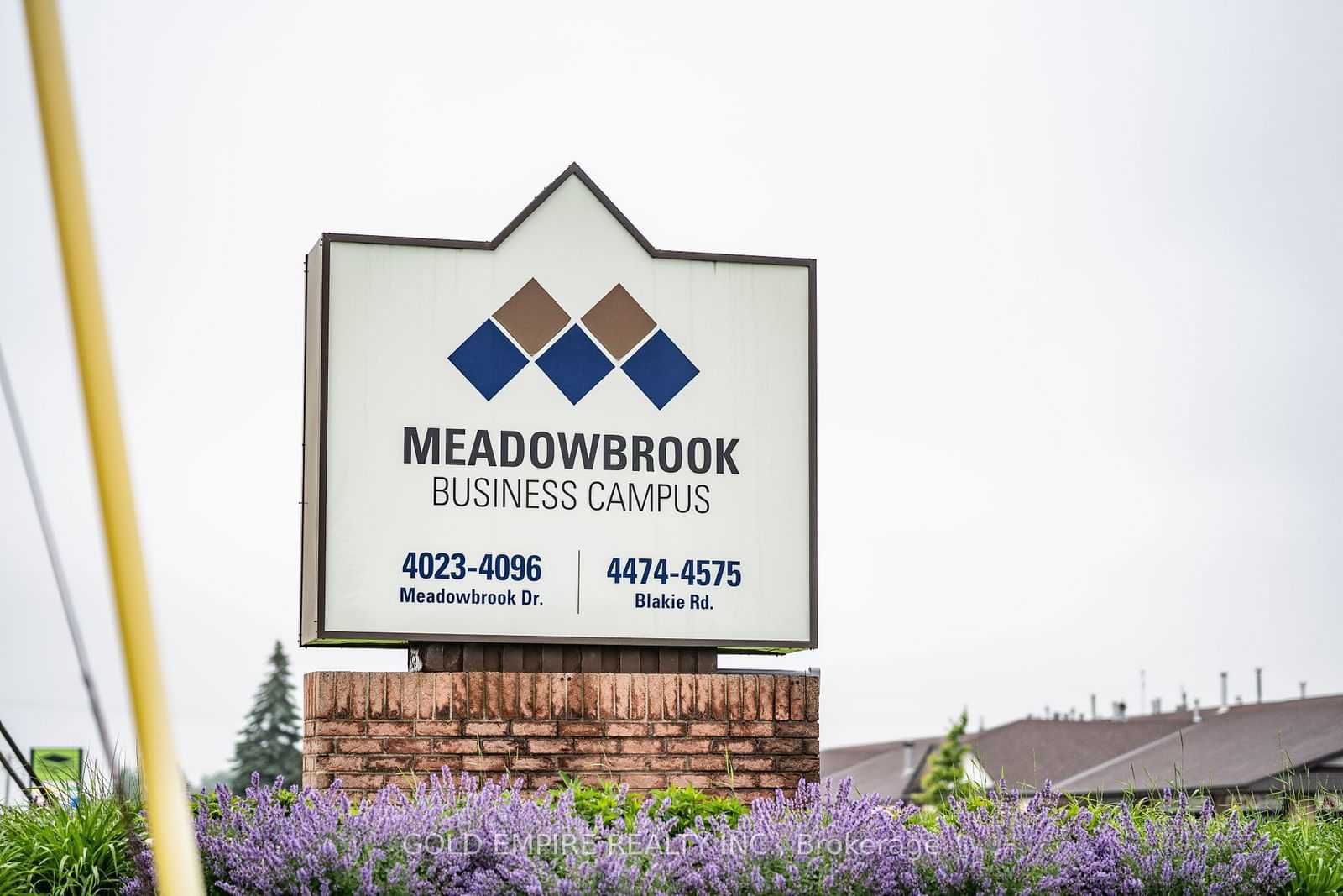 Building at 4026 Meadowbrook Drive, London, South W