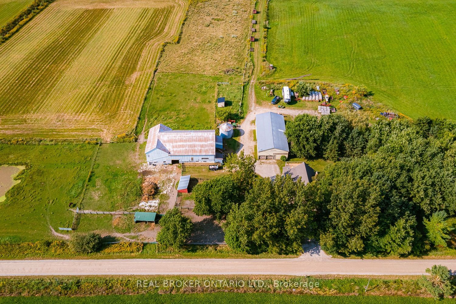 Building in 343101 15 Sideroad