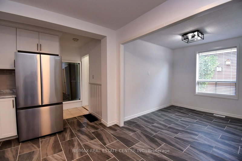 14 Graham Ave S, Hamilton, L8K 2L8 | Image 2