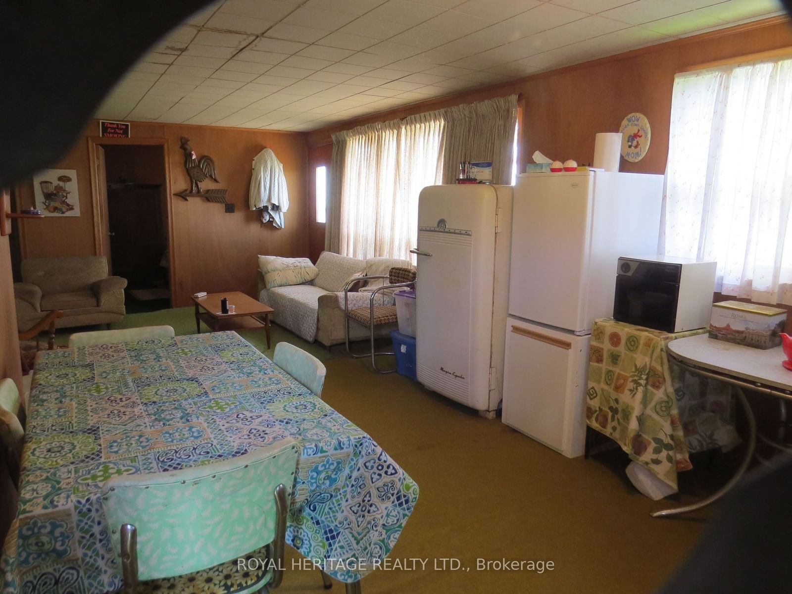 Listing Image 4
