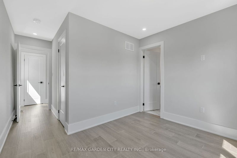 86 Beland Ave N Hamilton, L8H 6L1 | Image 28